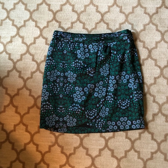 Banana Republic Skirt size 2 - Picture 4 of 5